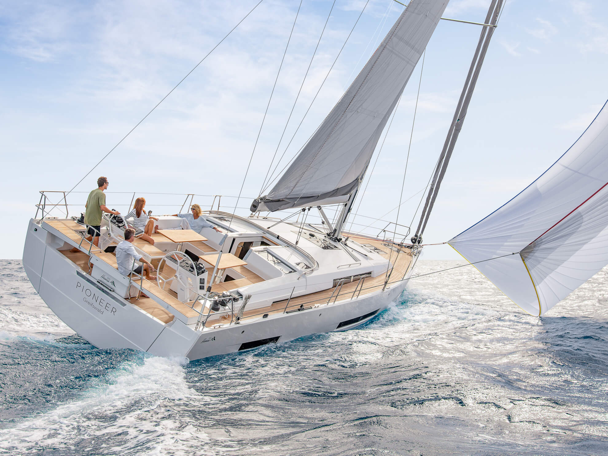 Hanse 510 Der Lagoo Hochseeschule: Pures Vergnügen Am Speed, Den Hervorragenden Segeleigenschaften Sowie Dem Gutem Steuergefühl, Dank Modernster Technik, Design Und Besten Materialen.